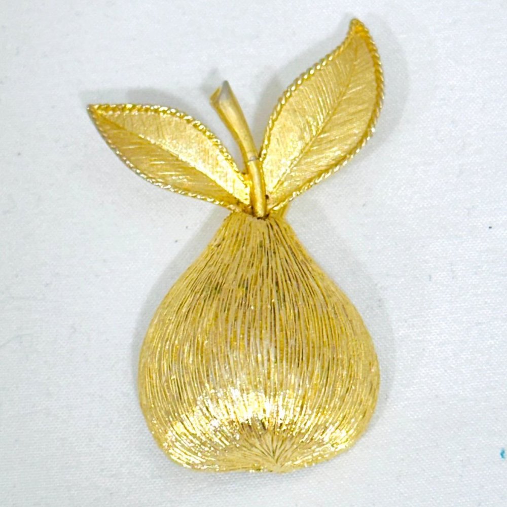 Vintage Emmons Gold Tone Pear Brooch